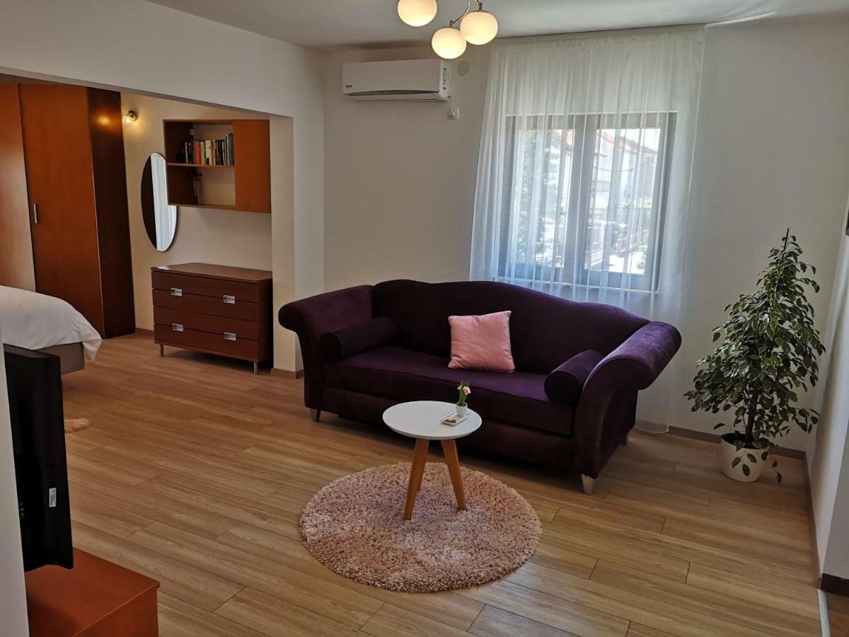 Apartments Olivia Kaštela Εξωτερικό φωτογραφία